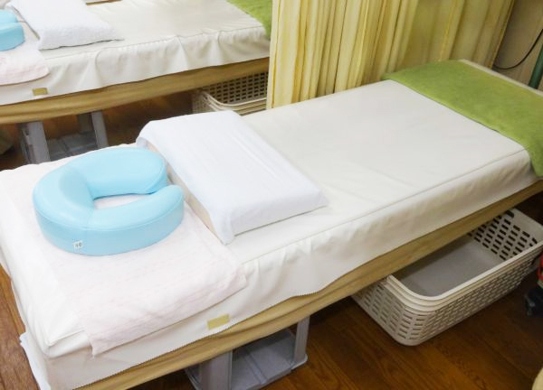 杉原接骨院　中村日赤院【鍼灸】(施術ベット)