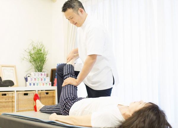 井上トータルコンディショニング江坂院(腰痛や骨盤の歪みなどを緩和いたします。)