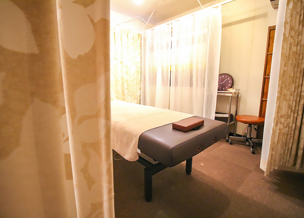 三井孔夏堂　吉祥寺本町院(施術中はカーテンで仕切れます。)