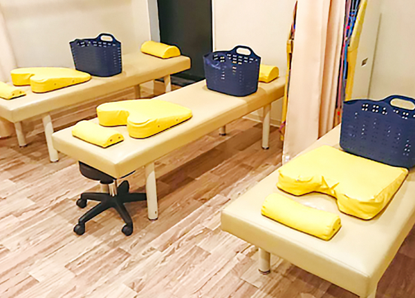 ワイズ整骨院／ワイズ鍼灸マッサージ院(当施設の施術室でございます。)