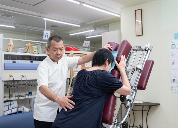 TAG川越整骨院【鍼灸】(トムソンベッドで骨盤や姿勢の歪みを調整いたします。)