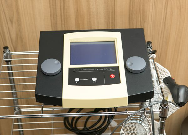 だいふく整骨院姫原院(さまざまな施術機器をそろえております。)