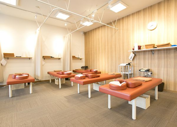 だいふく整骨院姫原院(広々とした施術スペース◎)