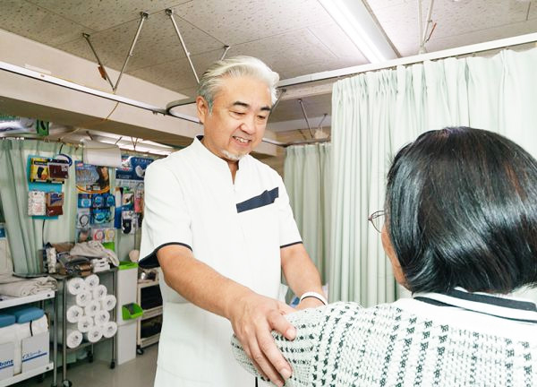 松原整骨治療院(お身体の状態を確認します。)