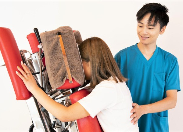まごころ大和高座渋谷整骨院(デスクワークなどの肩こりや首の痛みを緩和します。)