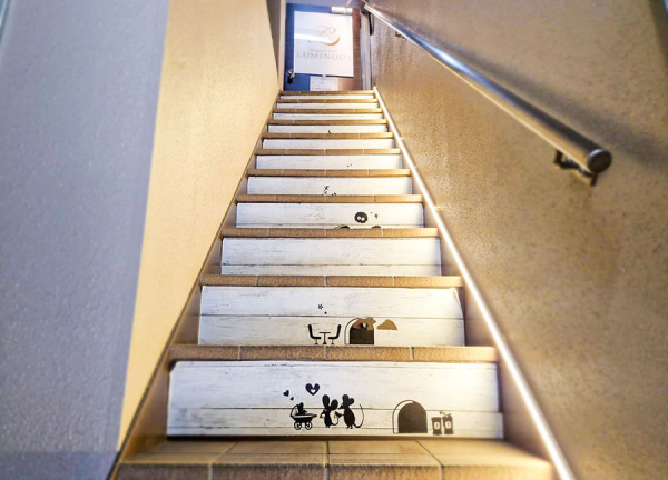 整体サロン　ルミナス(階段を上ります。)