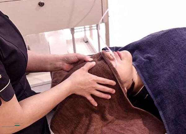 整体サロン　ルミナス(水素吸入をおこない、活性酸素を除去します。)