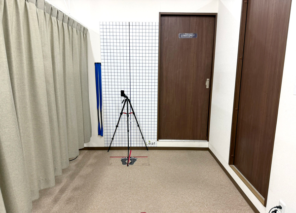 今池名倉堂鍼灸整骨院(姿勢の検査にてお身体のバランスを確認します。)
