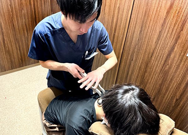 今池名倉堂鍼灸整骨院(デスクワークなどの首の痛みや肩こりを緩和いたします。)