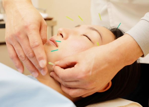 蘇摩鍼灸治療院竹内弘宜(お悩みの箇所にしっかり鍼を打っていきます。)