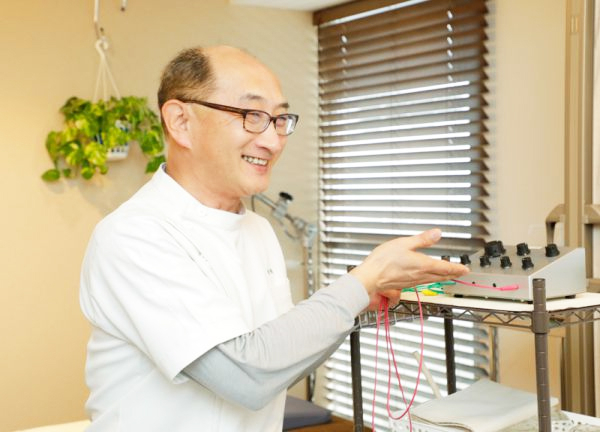 蘇摩鍼灸治療院竹内弘宜(施術機器を使用する場合は丁寧に説明いたします。)