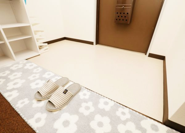 蘇摩鍼灸治療院竹内弘宜(スリッパに履き替えてお入りください。)