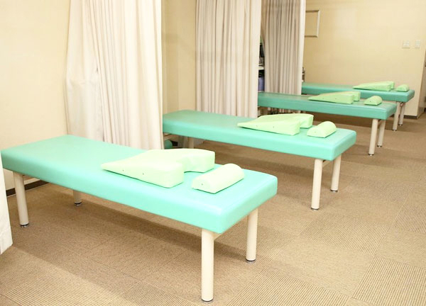 へいわの整骨院【鍼灸/マッサージ】(開放的で清潔感溢れる院内です♪)