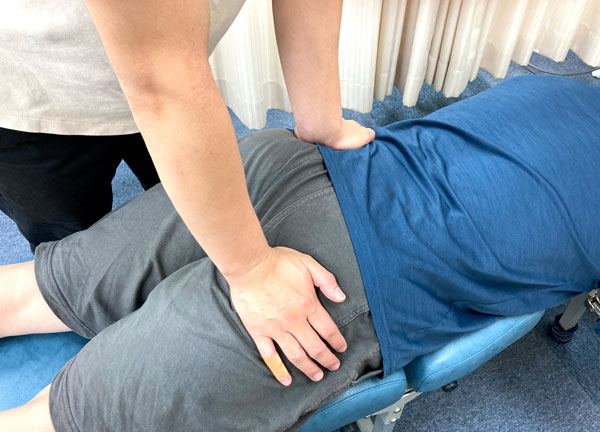 カムイ鍼灸整骨院(お身体の土台となる骨盤のバランスを整えます。)