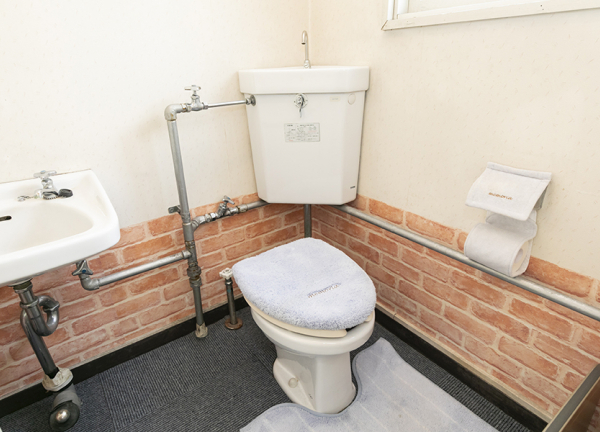 エース治療院【鍼灸】(トイレも落ち着いた雰囲気になっております)