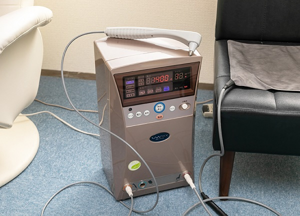 銀座鍼灸整骨院(施術で使用する機器です。)