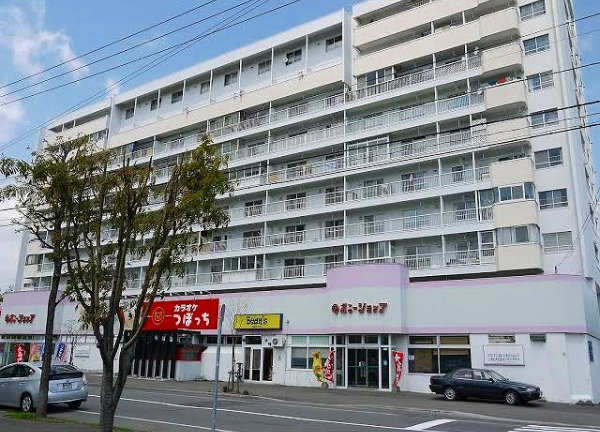 鍼灸整骨まこまない(ポニーショップ様内に当施設がございます。)