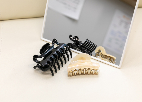 苫小牧駅はりきゅう整骨院(髪留めや鏡のご用意もあります。)