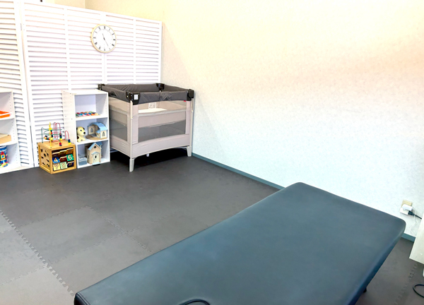 産後・子育てママの骨盤矯正サロン リブラ 【女性専用】(キッズスペースやベビーベッドもご用意していますので、お子様と一緒でも気軽にお越しください。)