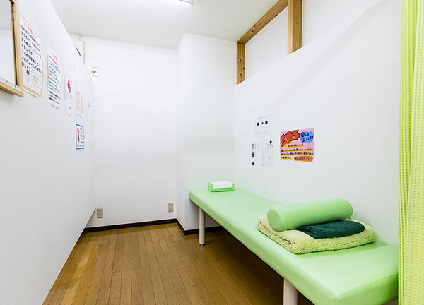 気楽鍼灸整骨院　生野区小路院(完全個室の施術室です)