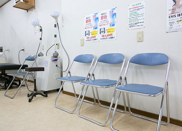 泉尾松浦鍼灸整骨院(待合スペースです)