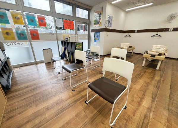 八王子北口整骨院【鍼灸】(待合室でお待ちください。)