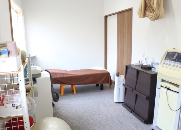 ムネタ鍼灸整骨院(広々とした施術室でリラックスしてください☆)
