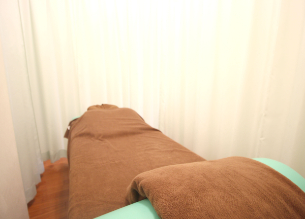 木賀鍼灸整骨院(カーテンで仕切れるので周りの目を気にせず施術◎)