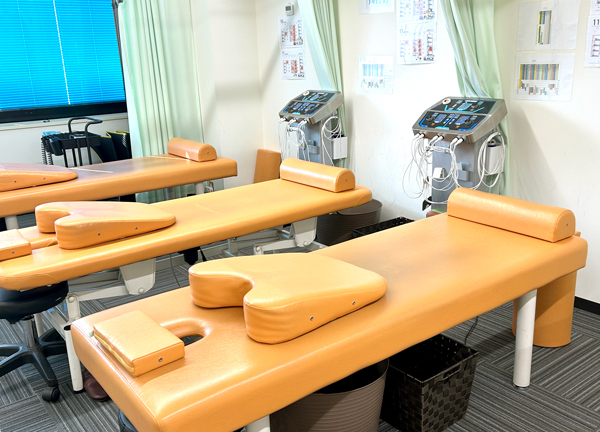 こころ整体院　大通院(施術ベッドは常に清潔な状態に保っています。)