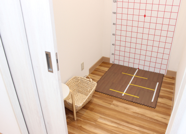 腰ひざ専門よしかわ整体院(更衣室兼姿勢のチェックをする部屋です。)