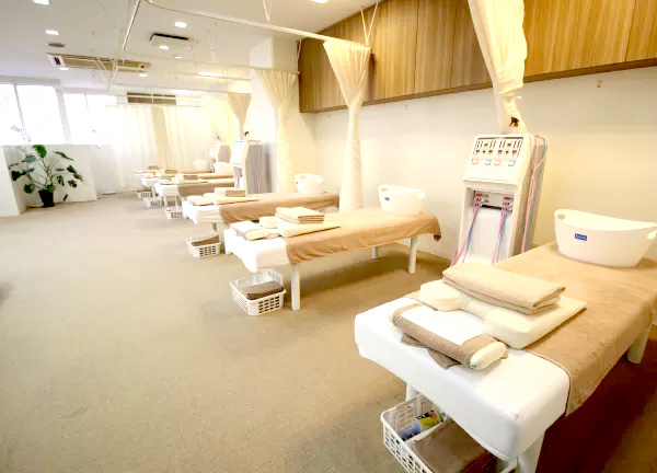 Ｆ．Ｃ．Ｃ．蒲田鍼灸整骨院(広々とした施術室でございます♪)