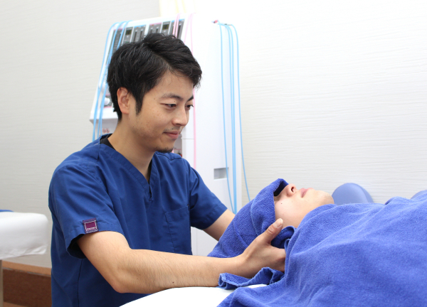 Ｆ．Ｃ．Ｃ．よみうりランド鍼灸整骨院（アメリア稲城様2階）(デスクワークで疲労した首周りを緩和します♪)