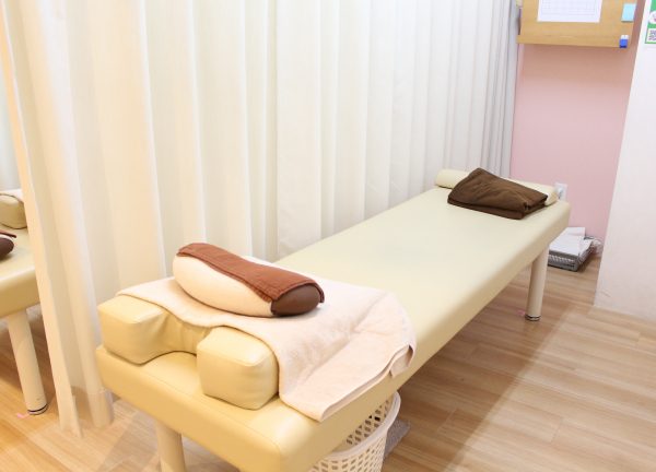 新橋西口整骨院(カーテンで仕切れるので周りを気にせず施術★)