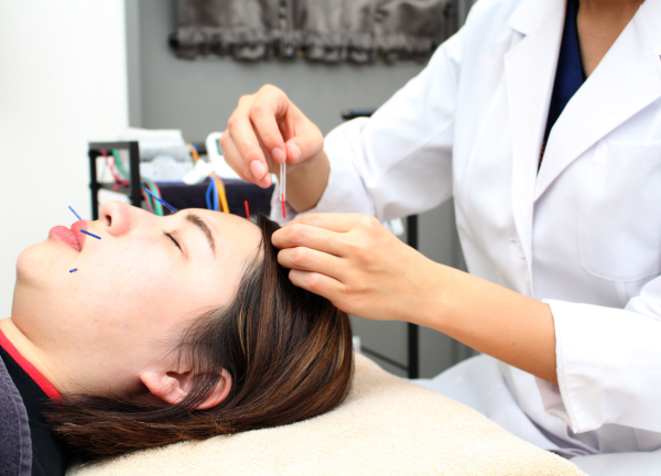 方南町駅前はり灸整骨院(美容鍼で顔のリストアップを目指します◎)