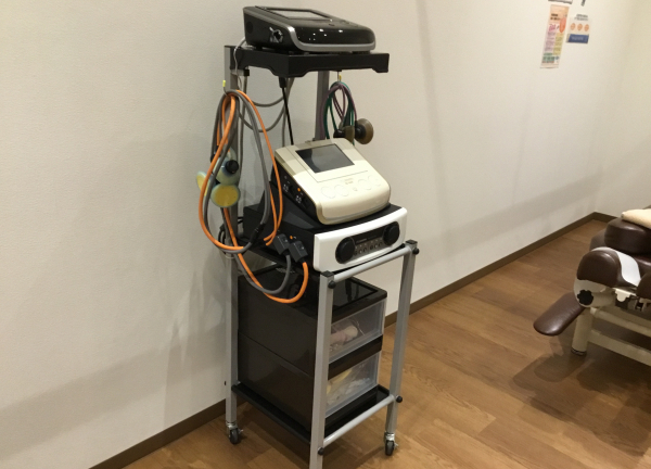 くまのみ整骨院 越谷駅前院【鍼灸】(電気を流して筋肉に刺激を与えます★)