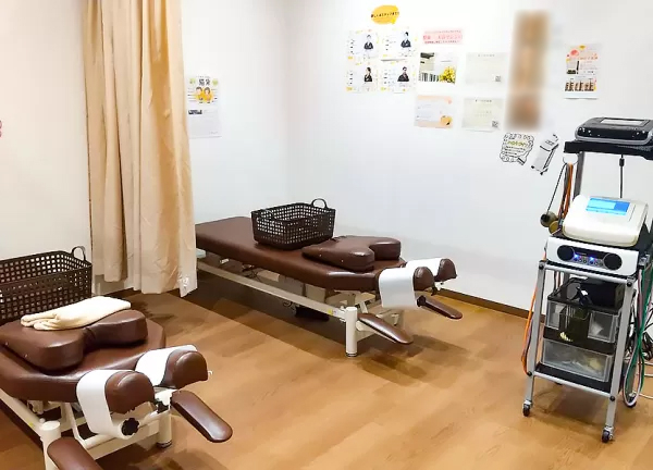 くまのみ整骨院 越谷駅前院【鍼灸】(カーテンで仕切れるので周りを気にせず施術★)