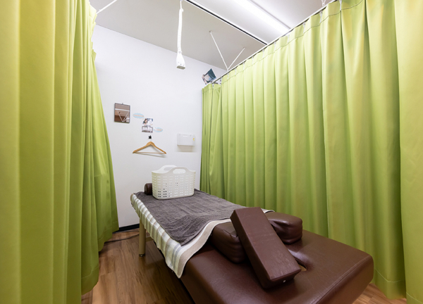 発寒南あおば鍼灸整骨院(施術ベッドです。)