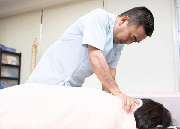 かつ神田整骨院(つらい首の痛みの改善を目指します。)