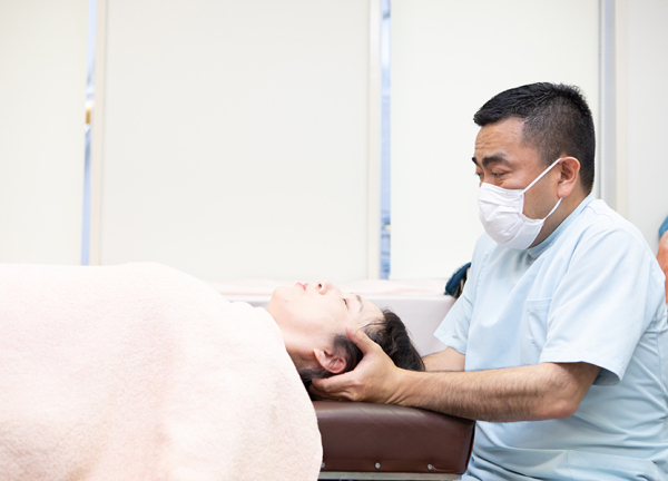 かつ神田整骨院(つらい頭痛の改善を目指します。)