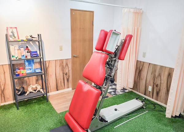 柔道整復院　ｊｕｄｏ－ｓｅｉｆｕｋｕｉｎ　桜台【鍼灸】(施術ベッドです。)