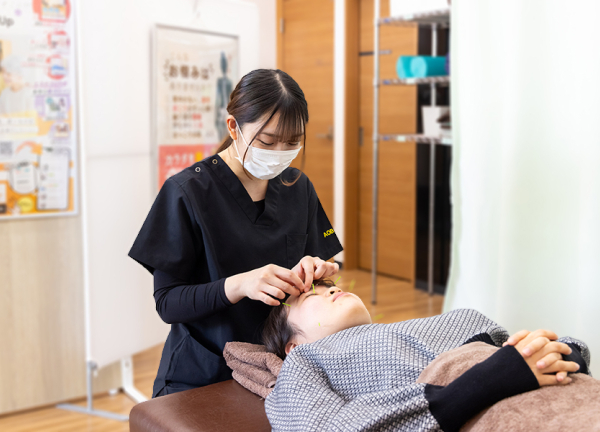 北野あおば鍼灸整骨院(一本一本丁寧に刺していきます。)