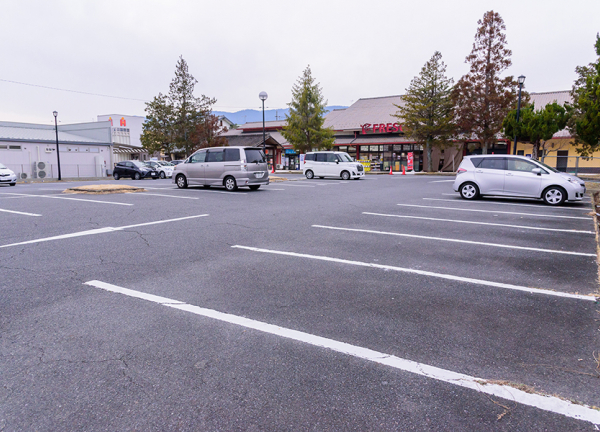 えん鍼灸整骨院　仰木の里本院 (スーパーフレスコ内の駐車場をご利用ください。)