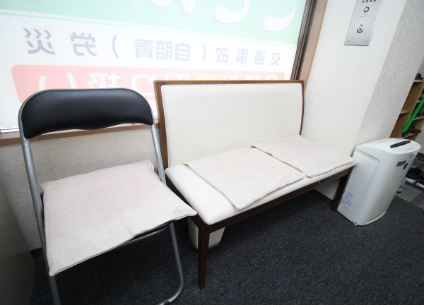 ことぶき整骨院・鍼灸院　武蔵浦和店(待合室はこちら！ゆっくりお寛ぎください★)