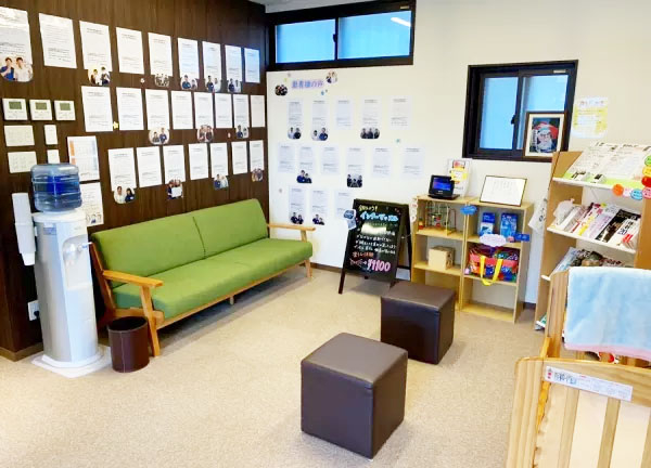 新潟名倉堂鍼灸整骨院(待合室も広くとっております。)