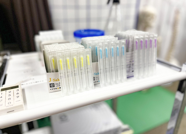 ようがナチュラル整骨院(鍼はディスポーザブル(使い捨て)を使用しています。)