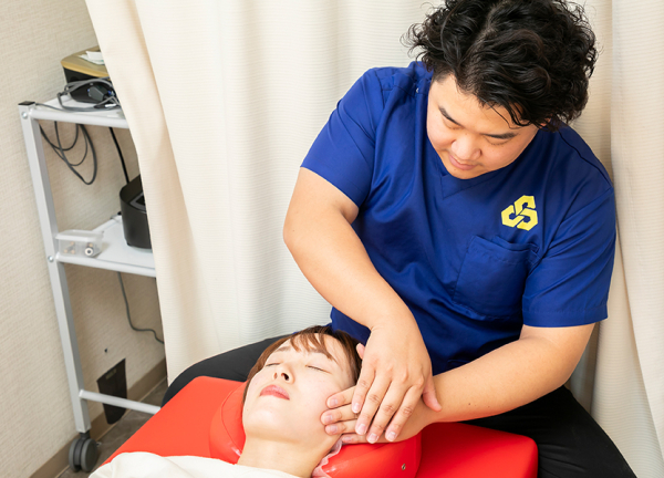 ＶＩＶＡ鍼灸接骨整体院　東岸和田駅東口院(お顔の筋肉やリンパを刺激してスッキリしたお顔へ。)