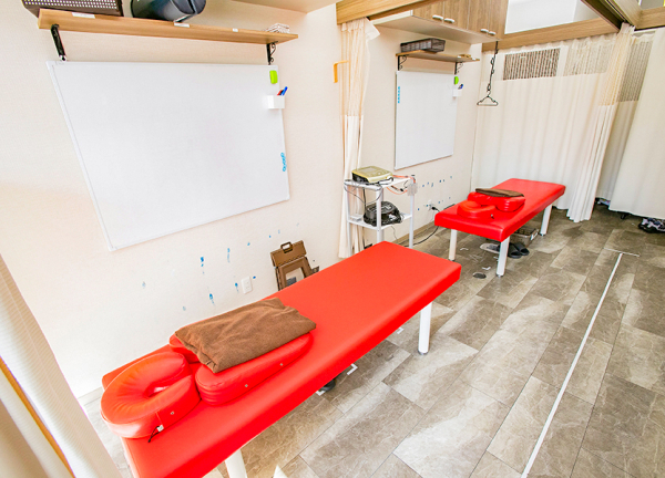ＶＩＶＡ鍼灸接骨整体院　東岸和田駅東口院(施術ベッドです。)