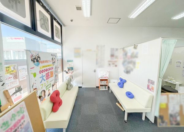 甲斐整骨院　新宮院【鍼灸】(待合室です。)