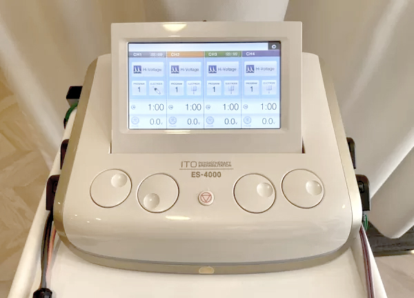 さくら鍼灸整骨院　湘南台院(施術機器①　硬くなった筋肉をほぐします)