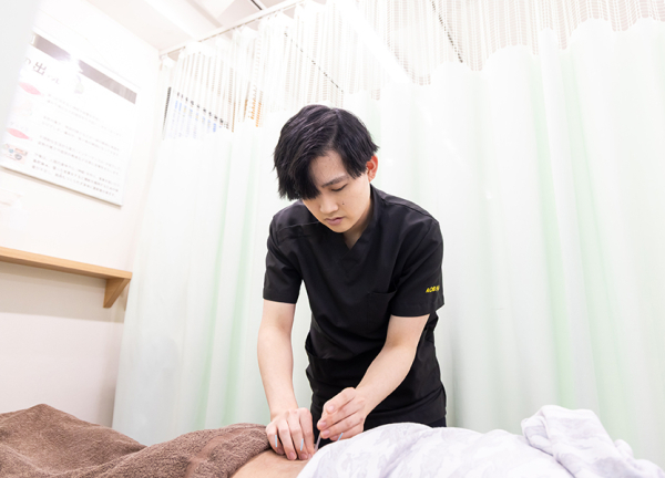 北２４条あおば鍼灸整骨院(深部のこり固まった筋肉は鍼でアプローチします。)
